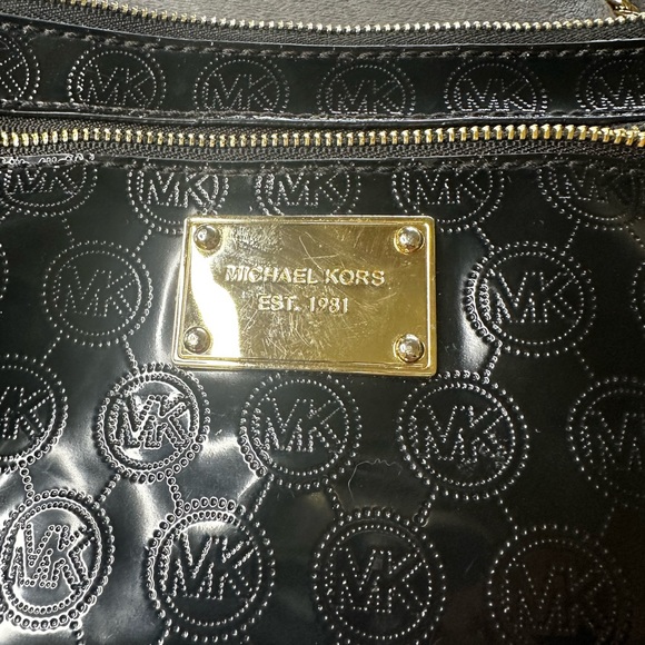 Authentic Michael Kors purse. NWT - Picture 2 of 5